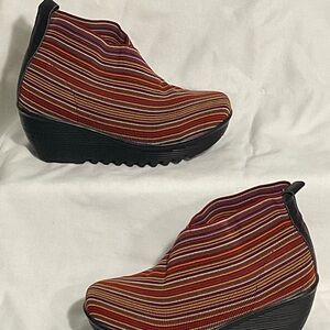 Bernie Mev… Size 39 women’s woven wedges.